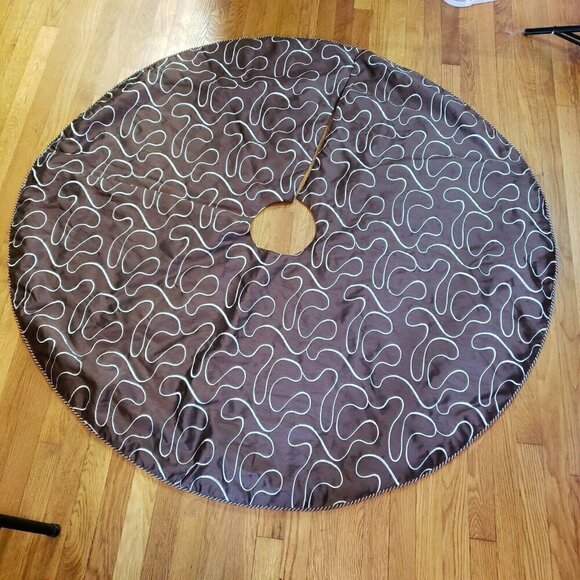 RODEO Home Embroidered Christmas Tree Skirt 56" T15 - Picture 2 of 5